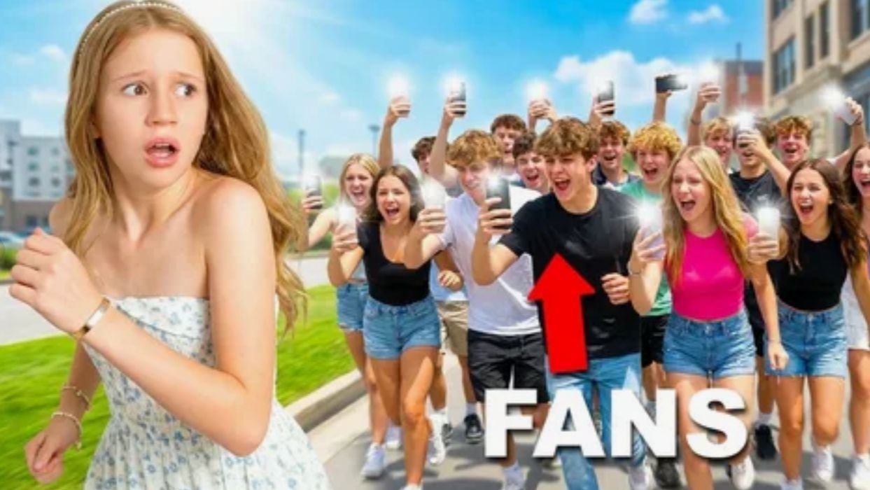 Hiding From FANS Who BROKE Into My House смотреть онлайн