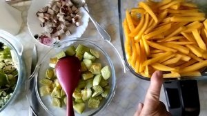 Картошка с мясом в аэрогриле и салат