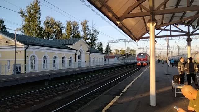 ЭП2К-386 с поездом № 15 Мурманск — Москва на станции Мга