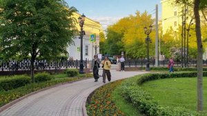 Москва на закате ощущается совсем иначе 🌇 Вечерняя прогулка по центру