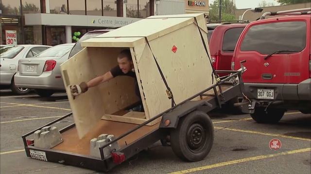 Woman Changes into Bull, Broken Hitch Trailer Prank#Возвращение в четверг смотреть онлайн