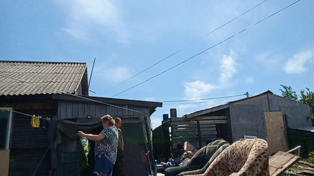 Заехали за продуктами. Ну и дела никто не отменял.