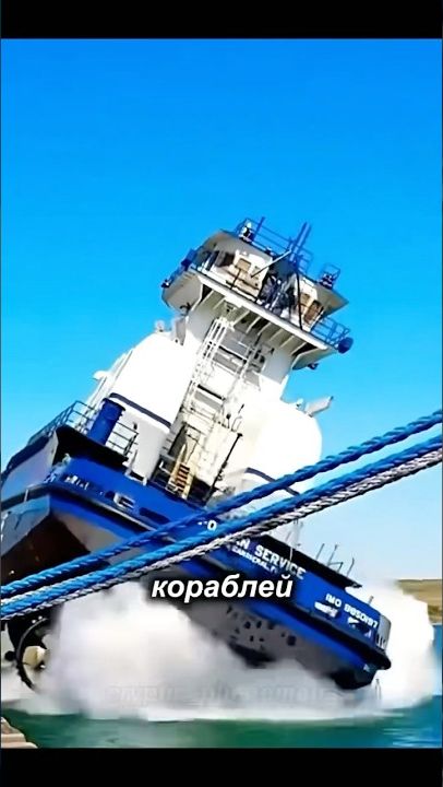 Почему большие суда не переворачиваются на волнах?