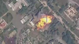 Наша армия продолжает наносить массированные удары по украинским военным тылам.