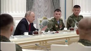 В День России Путин провёл в Кремле встречу с военнослужащими! ВАЖНЫЕ заявления.