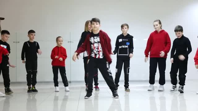 КАЗАНСКИЕ ТАНЦОРЫ ! ШАФФЛ ОТ ДЕТЕЙ TUZELITY SHUFFLE TEAM смотреть онлайн