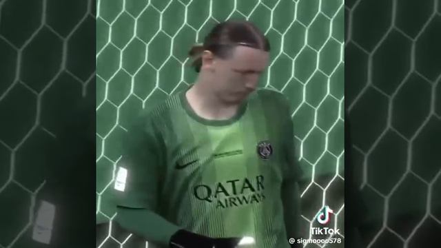Сафонов 🧤 смотреть онлайн