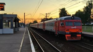 ЭТ2М 142 сообщением Сосново - Санкт-Петербург на станции Пискарëвка