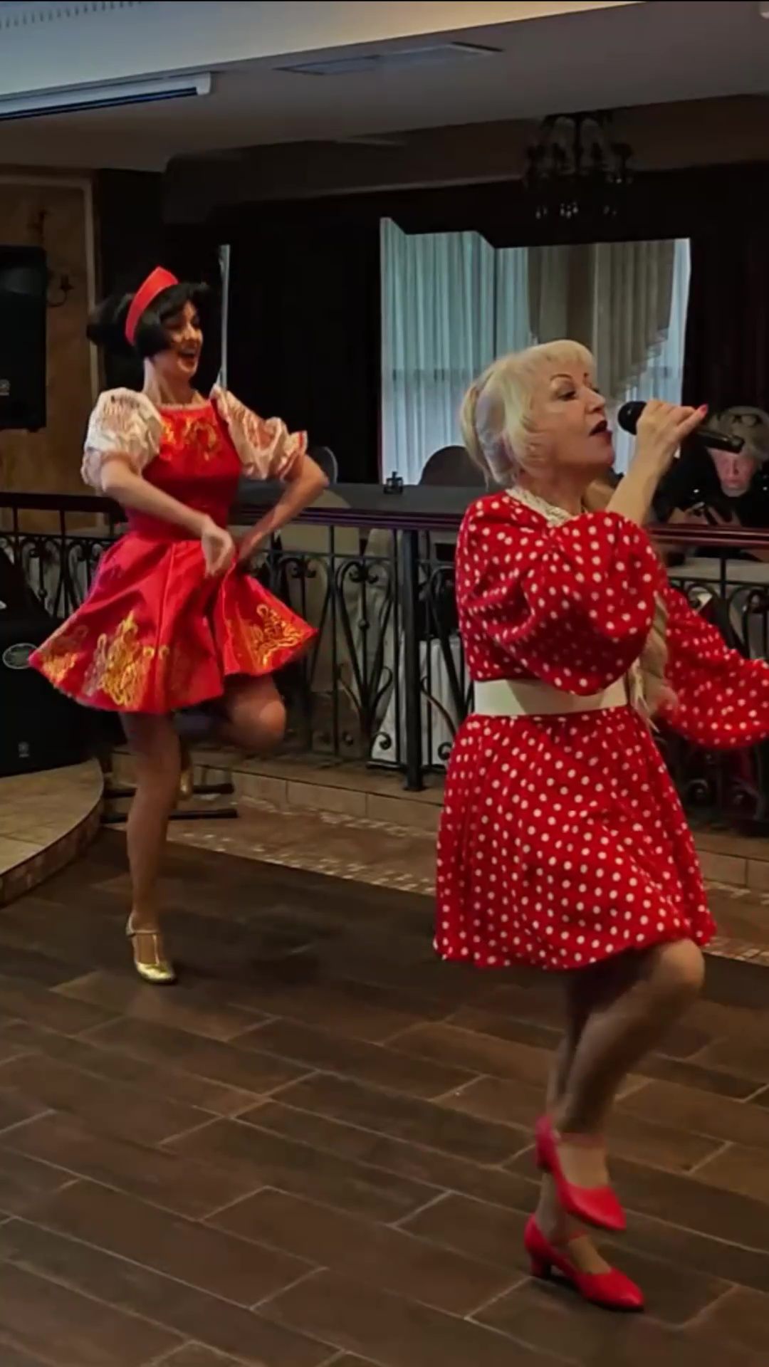 Русский сарафан в Санкт-Петербурге #inessa #русскийсарафан #русскаямузыка #русскийстиль #новаямузыка