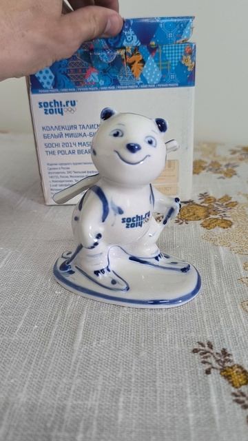 Фигурка Олимпийский мишка Биатлонист фарфор Гжель Sochi 2014