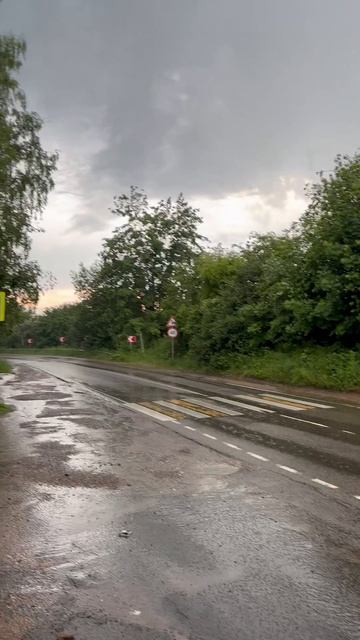 Сходили в магазин… 😱  #shorts #дождь #деревня #Rain #плохаяпогода