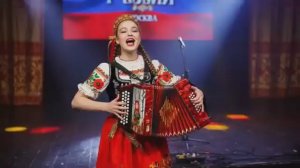 Позитивный клип! А в России до сих пор любят петь частушки