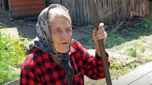 ГОСТИ У АННУШКЕ . ПРОВЕРКА ОГОРОДА КАНАЛОМ « БЫТЬ БОБЛУ «