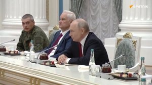 «С Богом»: Владимир Путин поблагодарил штурмовиков-участников СВО после окончания встречи

Президент