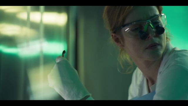 В густом лесу 5 серия «Твоя сестра мертва» (сериал, 2020)