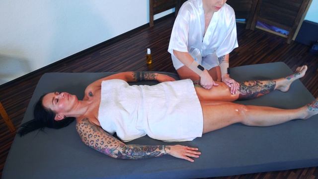 💆♀️ Relaxing leg and thigh massage with aromatic oil Complete relaxation смотреть онлайн