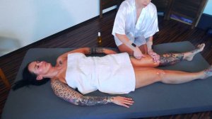 💆♀️ Relaxing leg and thigh massage with aromatic oil  Complete relaxation