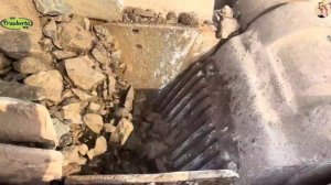 Строительство, дробление щебёнки