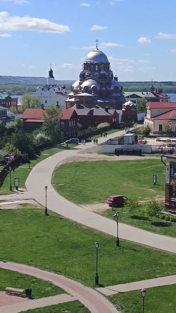 Высоко сижу,далеко гляжу...
