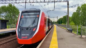 ЭС104 036 «Финист» сообщением Ораниенбаум - Санкт-Петербург на перегоне Стрельна - Лигово.