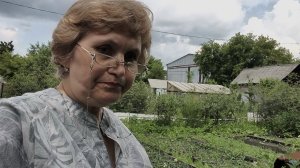 Дачным хлопотам, гроза не помеха.
