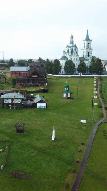 Автопутешествие в Нижнюю Синячиху: дорога и первые капли дождя 🚗🌧️