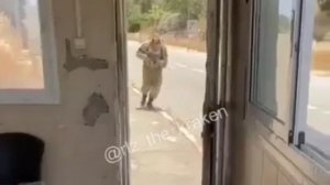 ☝️ Израиль сворачивает операцию в Ливане, холст, масло,происходящее обозначают как бегство боевика Ц