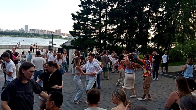 Бачата на набережной Новосибирска, 13 июня 2026