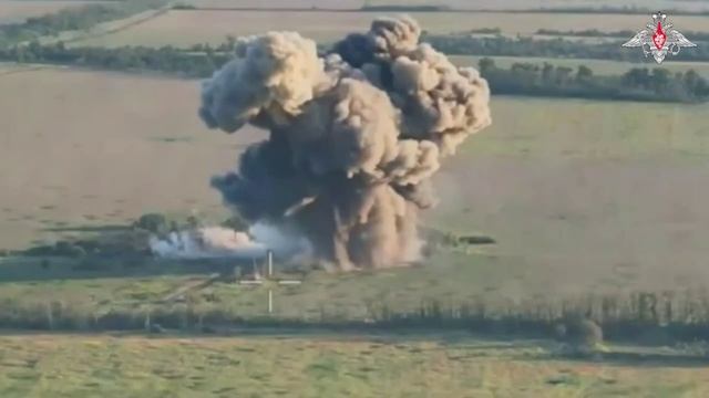 💥Прилёт ФАБ-1500 и ФАБ-3000 с УМПК по укрытиям ВСУшников в населённых пунктах Белицкое и Щурово…