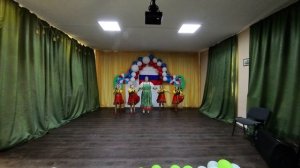 01_Вокальная группа «Светлые голоса», композиция «Подъезжали мы под село»
