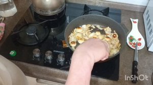 Пельмени с луком жаренные на скорую руку