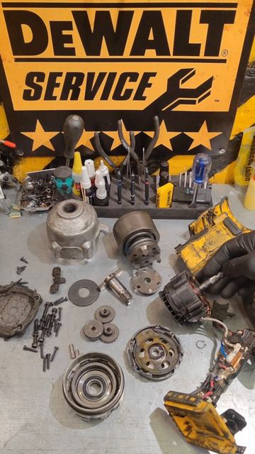 Нелепое недоразумение гайковерт DeWALT DCF961, почему металл ломается? #деволт #tools #dewalt #dcf96