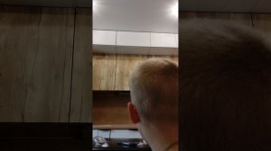 распаковываем. синего из радужных друзей из роблокса. и кальмара который светится в темноте