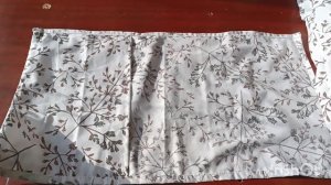 Две подушки в корзинки для животных, для собачки и для котенка.