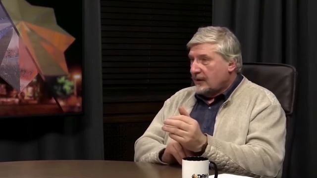 Кто контролирует нашу молодежь