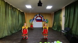 02_Хореографический ансамбль «Каприз», композиция «В роще»