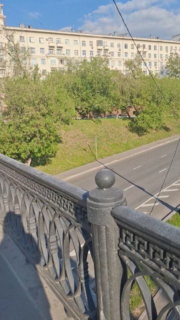 Река Яуза в центре МосквыЛето вечер атмосфера река мост лето июнь погода атмосфера
