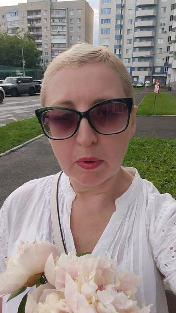 13 июня. Первые пионы