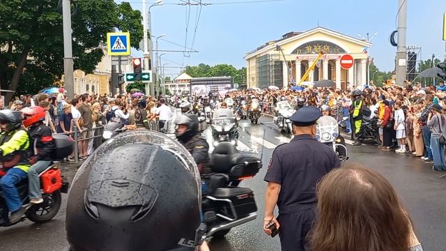 Байкеры "Ночные волки" на День России в Петрозаводске. Петрозаводск 12 июня 2026. смотреть онлайн