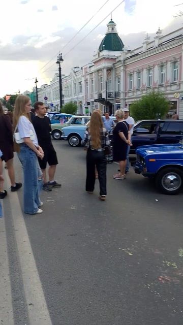 Нам очень нравится, рассматривать ретро автомобили