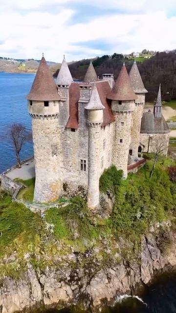 Замок Валь во Франции