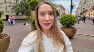 Атмосфера Старого Арбата в деталях. Уличные художники, музыканты, сувениры