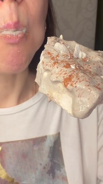 ASMR crunch of wet chalk in pasta