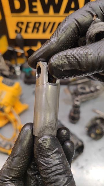 Почему пропал удар у перфоратора DeWALT DCH133 #деволт #tools #dewalt #dch133