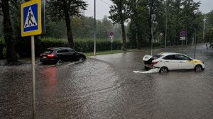 Подземные переходы залило водой, улицы превратились в реки. Сильнейшие ливни накрыли Москву