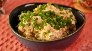 ЛУКОВАЯ НАМАЗКА СО СМЕТАНОЙ И СЛИВОЧНЫМ СЫРОМ