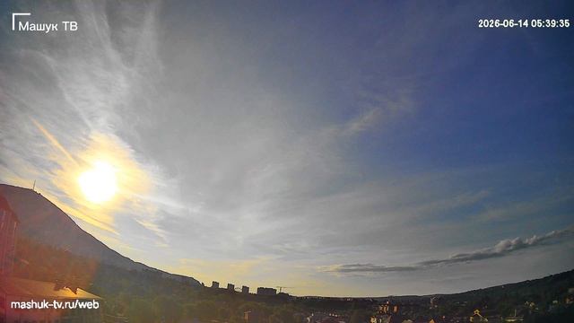 Timelaps рассвета с видом на Пятигорск и гору Машук. Видео с вебкамеры 14 июня 2026 года