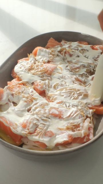 Запеченная семга с картофелем и сметаной 🥰 смотреть онлайн