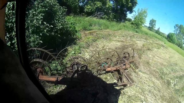 Спустя 10 лет снова в работе. Достал самодельные грабли для минитрактора. смотреть онлайн