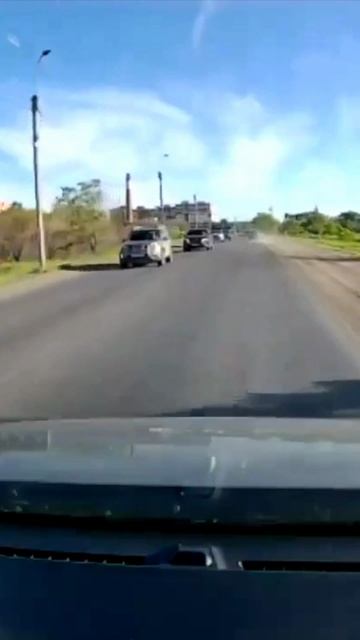 Горит автомобиль на Сухом пролете в Омске